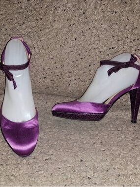 Hugo Boss satin heels